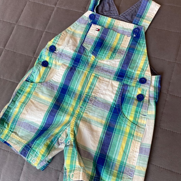 6-9M Tommy Hilfiger Baby Short Overalls - Picture 2 of 4